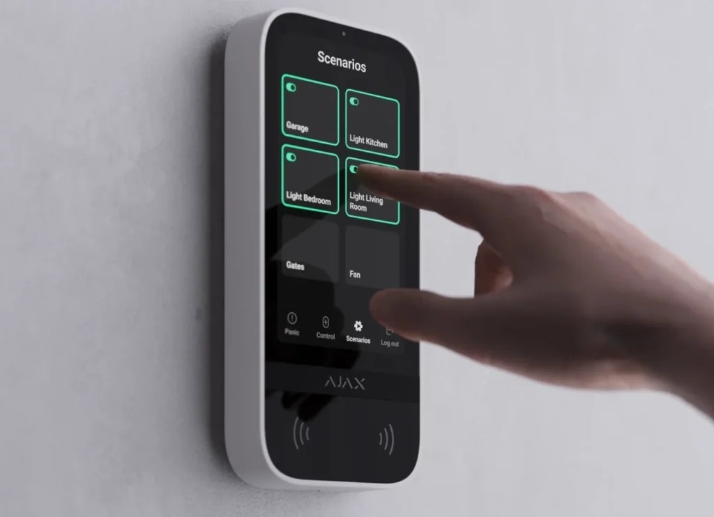 Bedienung einer AJAX Alarmanlage am KeyPad TouchScreen